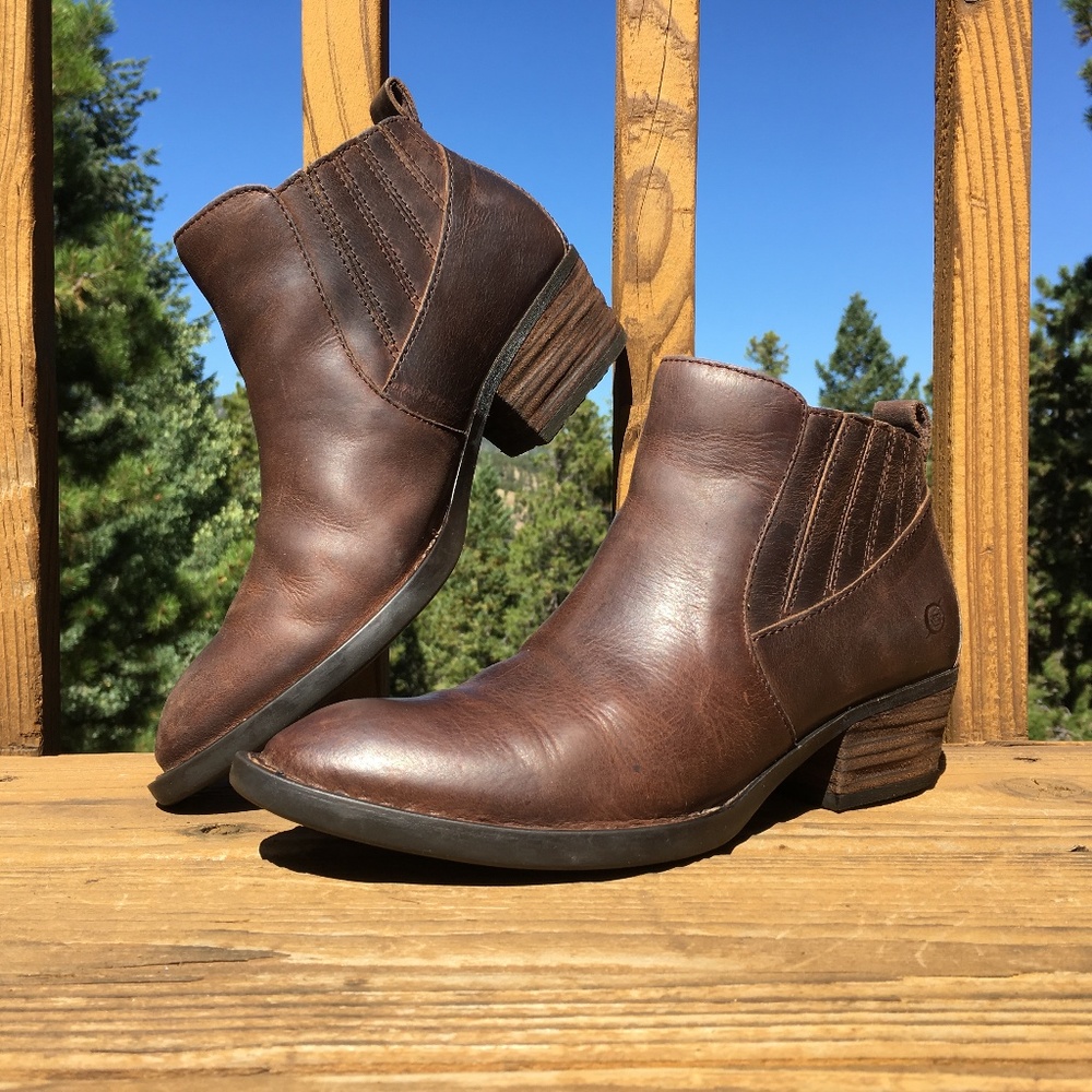 BORN Beebe Booties in Brown 8.5
